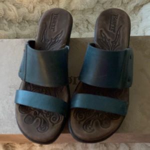 EUC Born Blue sandals 8